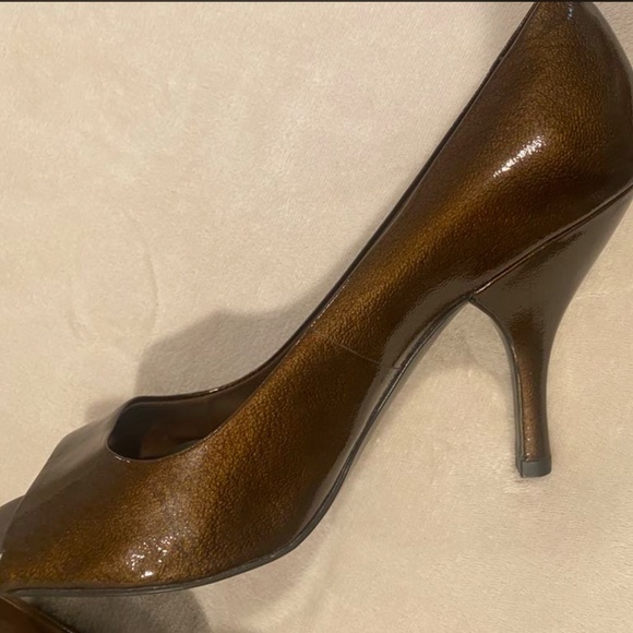 BCBGirls brown shiny open toe high heels - Picture 2 of 6